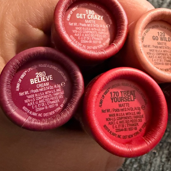 Almay Lip Vibes Matte Lipstick Duo - Go Wild & Get Crazy x 5 - Picture 3 of 3